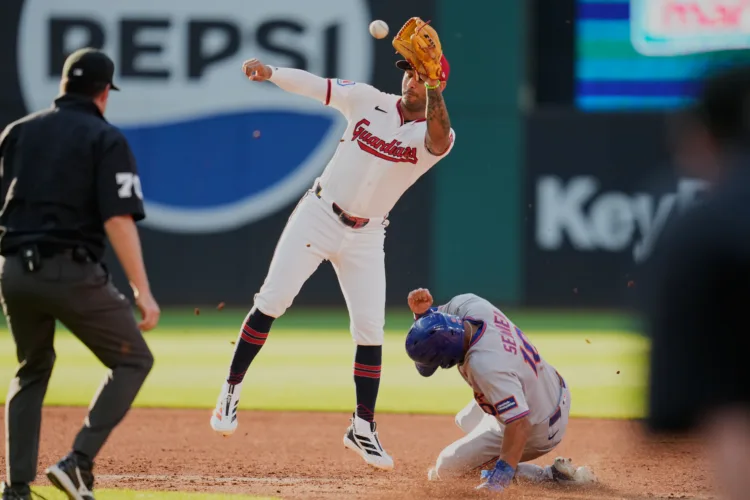Torrens drives in 4 to lead Mets past Guardians 6-2
